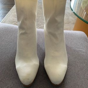 Womens Martinez Valero soft material ankle boot.